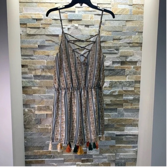 Whyte Eyelash Crisscross Tassel Romper - Picture 4 of 8